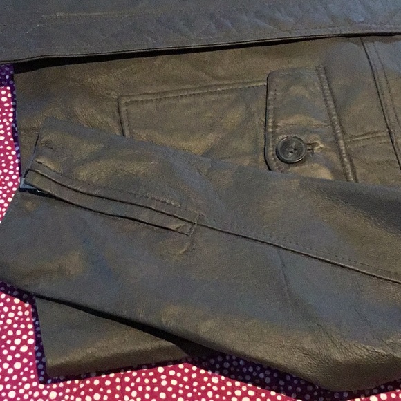 Leather jacket - Picture 4 of 6